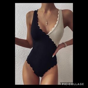 Colorblock Scallop Trim Swimsuit